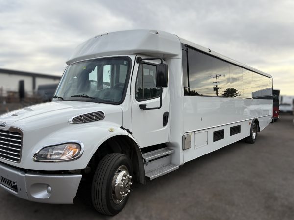 BUS-023 - Used 2015 Champion Defender Executive Shuttle Bus