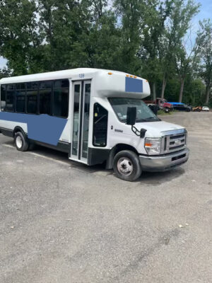 BUS-139 - Used 2015 Ford E450 Bus - $10,000