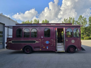 TROL8758 - Used 2001 Supreme Freightliner ADA Trolley